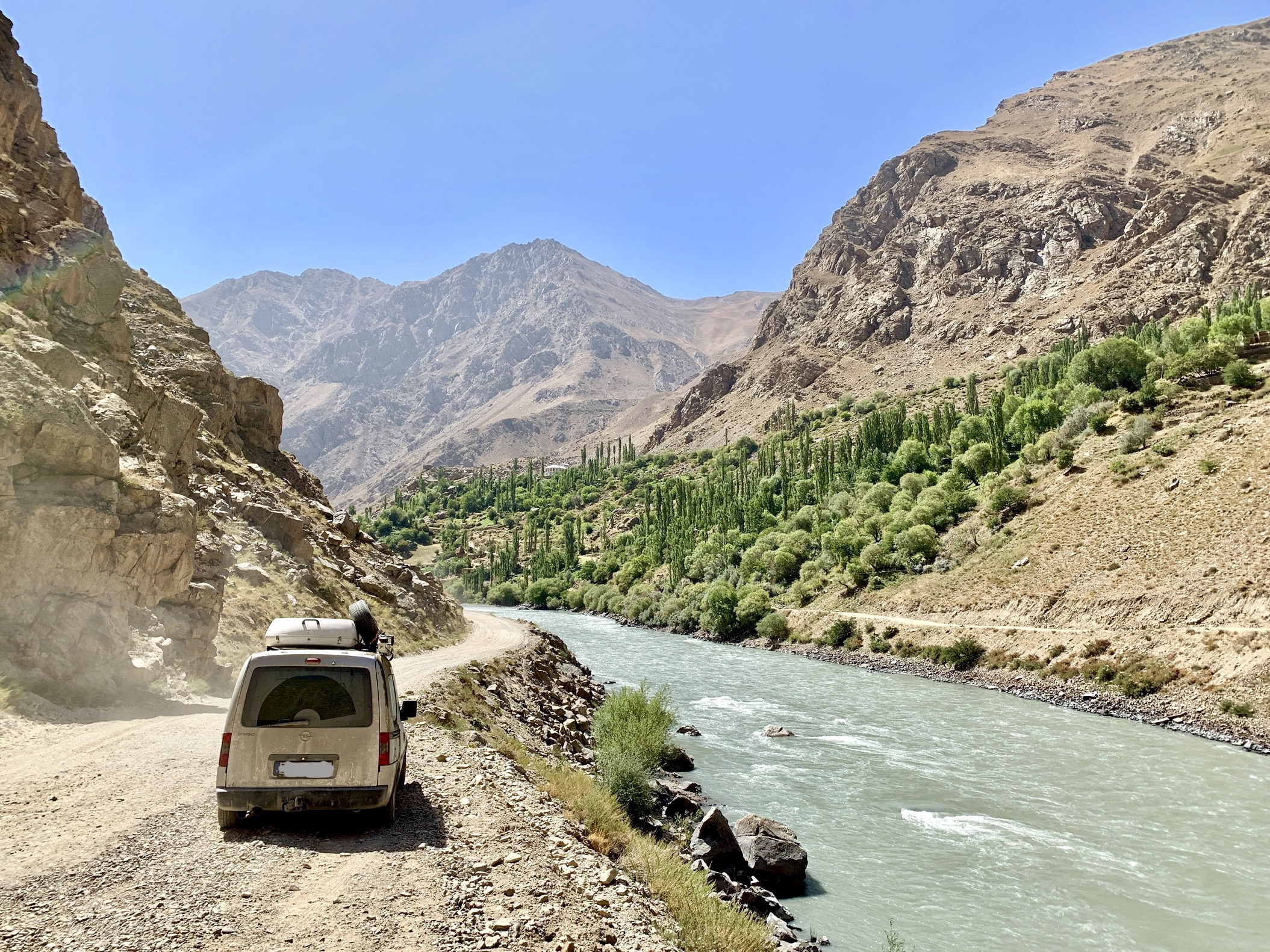 Äntligen Pamir Highway & självklart lite bilkrångel