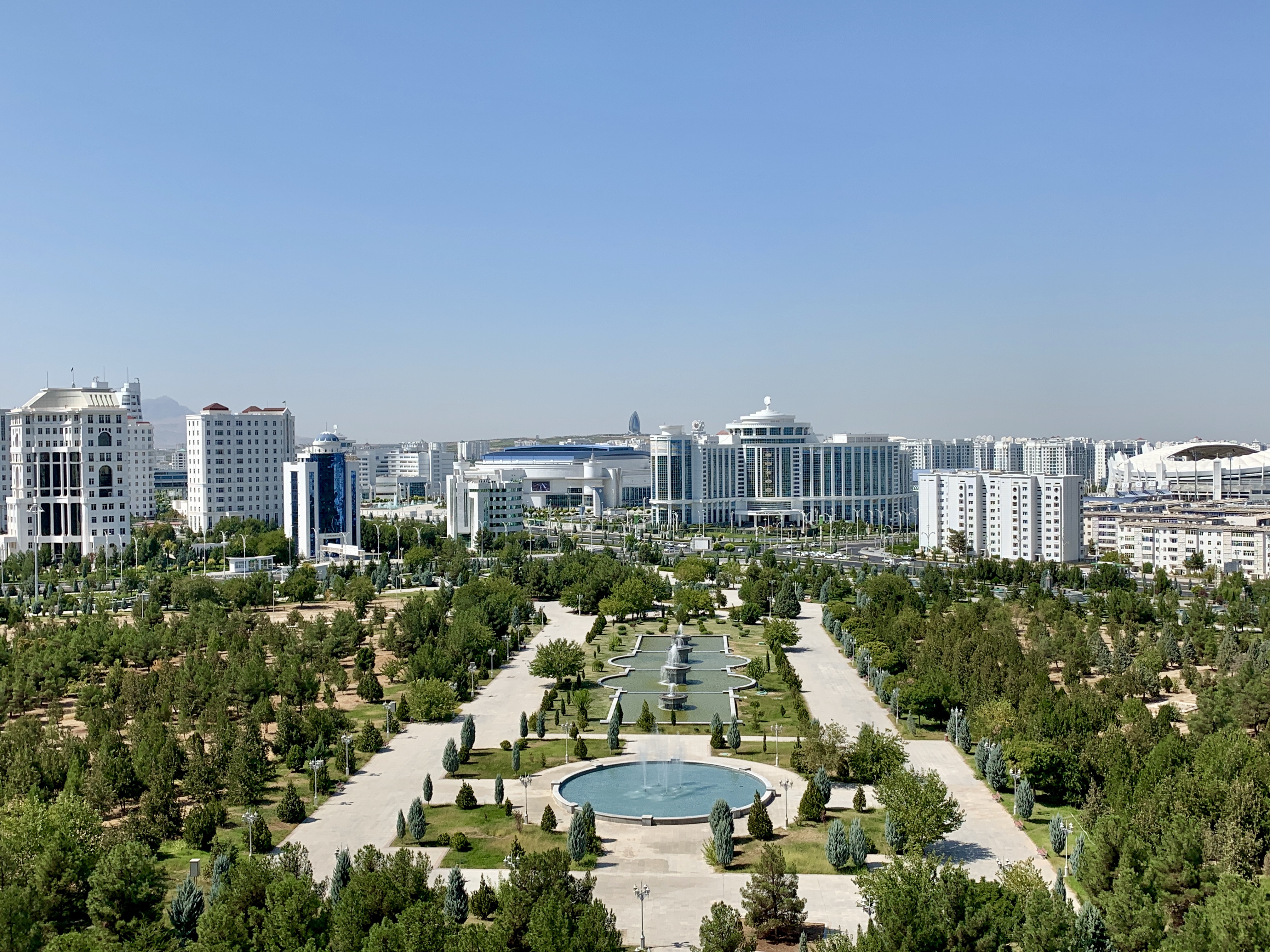 Första dagarna i Turkmenistan – underjordisk sjö & Ashgabat